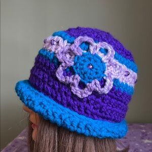 Crochet flower spring medium rolled rim zippy hat acrylic yarn new comfy